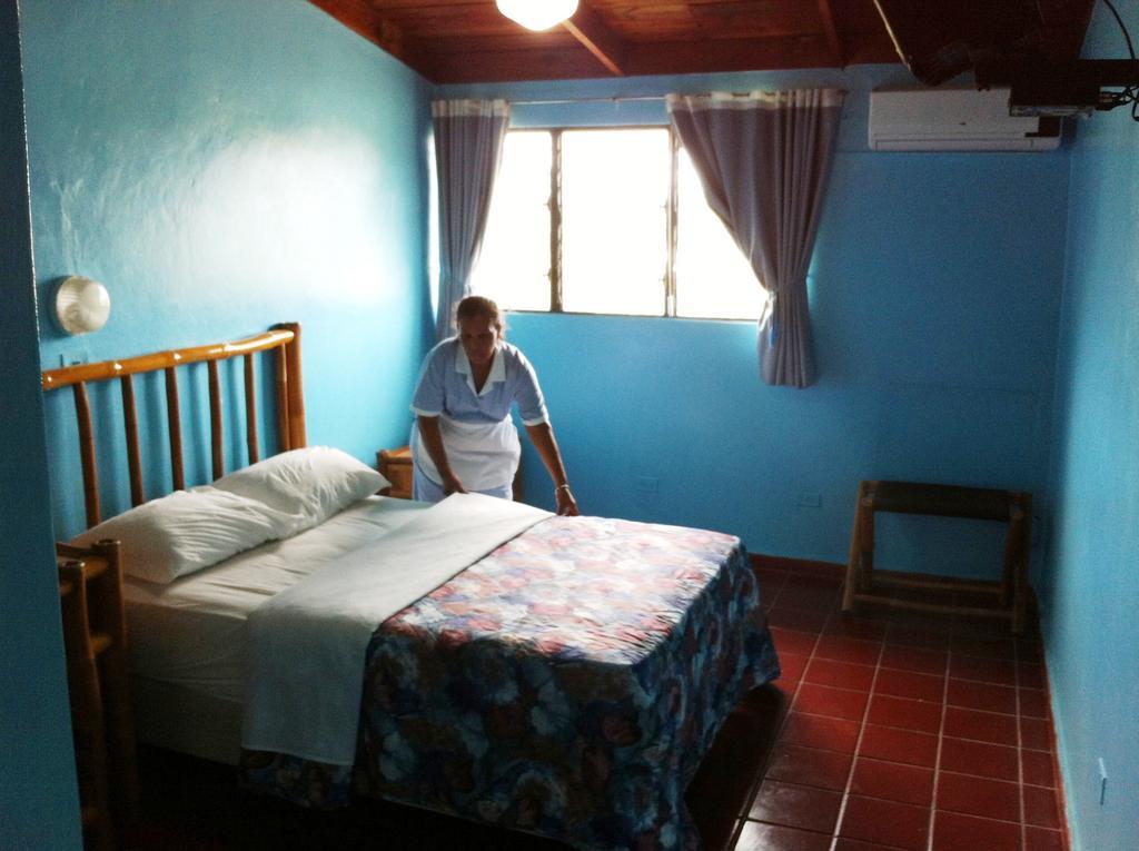 Hotel Caribe Barahona Экстерьер фото