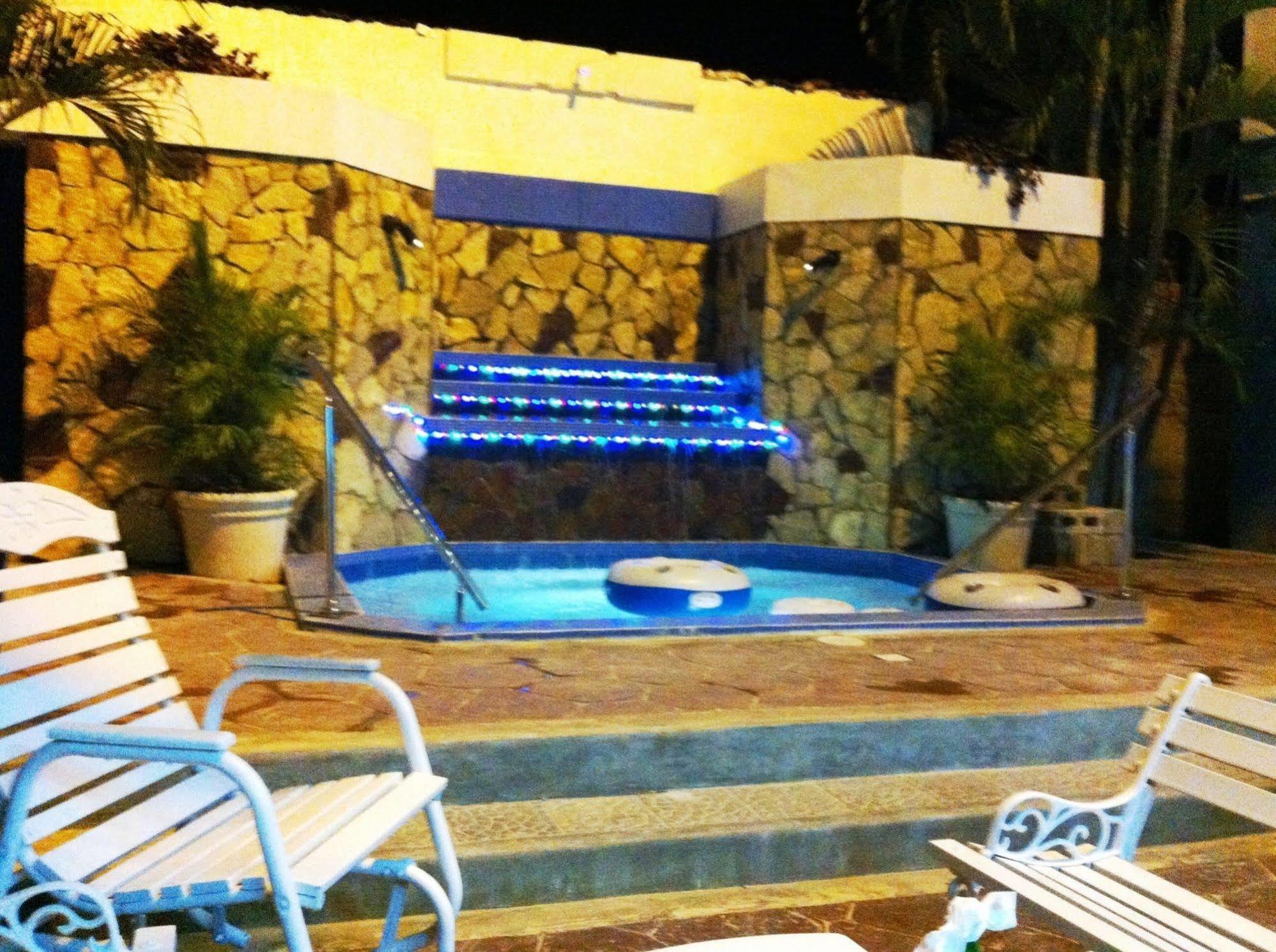 Hotel Caribe Barahona Экстерьер фото
